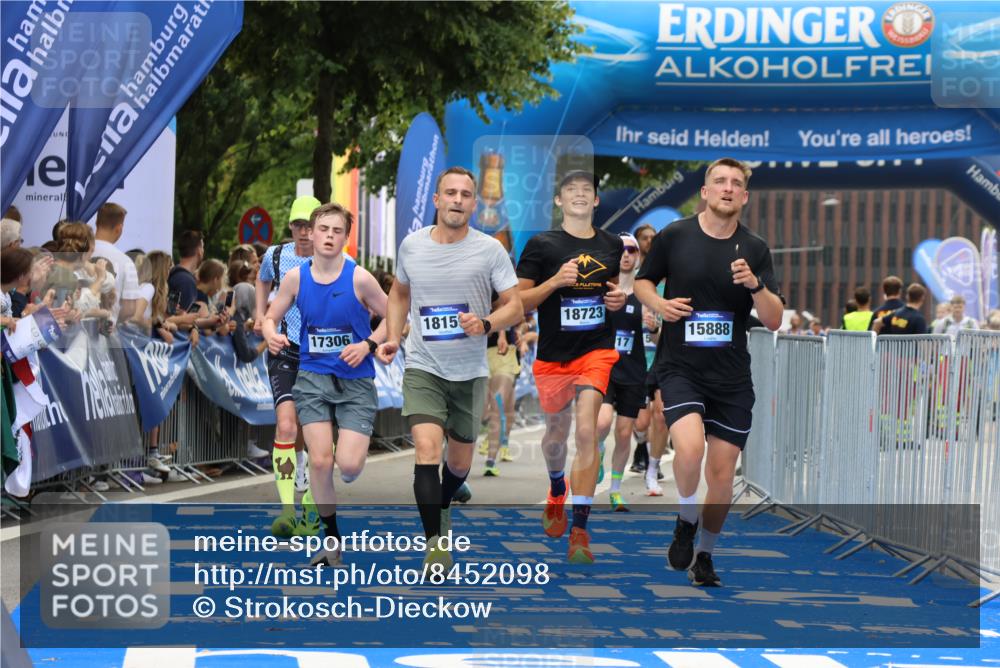 29.06.2025 - hella hamburg halbmarathon Strokosch-Dieckow http://msf.ph/oto/8452098 29.06.2025 10:37:22 Ziel 2767, 5003, 5042, 6047, 9017, 9914, 12739, 12900, 13372, 13854, 14387, 14459, 15888, 17306, 18159, 18723, 18824 meine-sportfotos.de