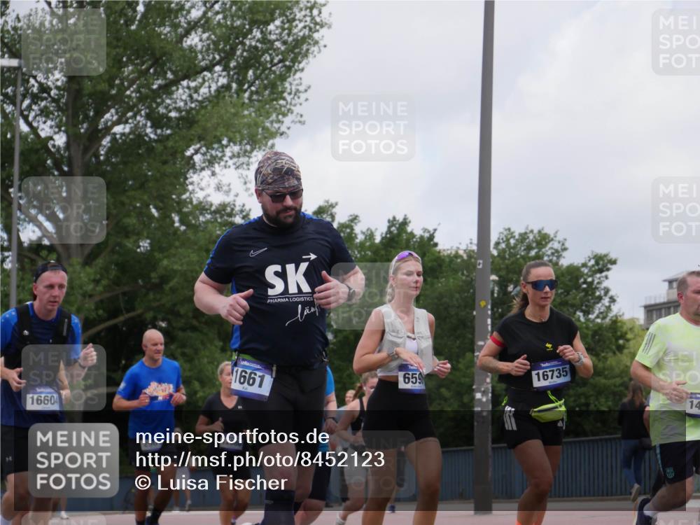 29.06.2025 - hella hamburg halbmarathon Luisa Fischer http://msf.ph/oto/8452123 29.06.2025 10:33:07 Kennedybrücke 16604, 1661, 290, 12086, 659, 16735, 14, 1063, 1230, 1661, 2901, 4575, 4580, 6418, 6598, 8048, 10641, 10880 meine-sportfotos.de