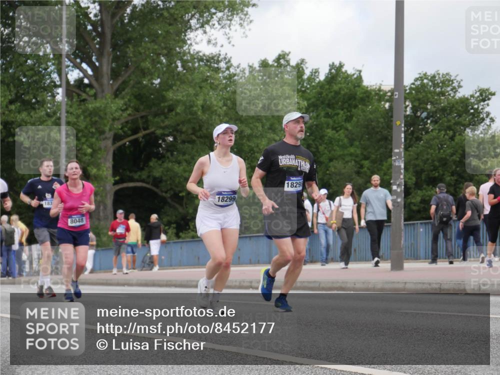 29.06.2025 - hella hamburg halbmarathon Luisa Fischer http://msf.ph/oto/8452177 29.06.2025 10:33:10 Kennedybrücke 183, 8048, 18299, 18298, 1063, 1230, 1661, 2901, 3573, 4575, 6598, 8048, 10880 meine-sportfotos.de