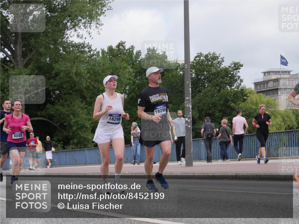 29.06.2025 - hella hamburg halbmarathon Luisa Fischer http://msf.ph/oto/8452199 29.06.2025 10:33:10 Kennedybrücke 8048, 18299, 18298, 1063, 1230, 1661, 2901, 3573, 4575, 6598, 8048, 10880 meine-sportfotos.de