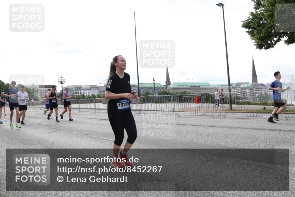 29.06.2025 - hella hamburg halbmarathon Lena Gebhardt http://msf.ph/oto/8452267 29.06.2025 10:31:00 Lombardsbrücke 10989, 19052, 1230, 15299, 1059, 1292, 1472, 1647, 1773, 1979, 2097, 2268, 2414, 2505, 2569, 2754, 2755, 2914, 3131, 3281, 4198, 4561, 4817, 5437, 5943, 6057, 6195, 6344, 6556, 6620, 6787, 7071, 7120, 7351, 7604, 8050, 8072, 8073, 8757, 9576, 9830, 10111, 10989, 11981, 11984, 11988, 12384, 12460, 12461, 12627, 14095, 14216, 14349, 14803, 15299, 15466, 15589, 15757, 16457, 16791, 17224, 17463, 17509, 17587, 17742, 17966, 18362, 18795, 18860, 19052, 19226 meine-sportfotos.de