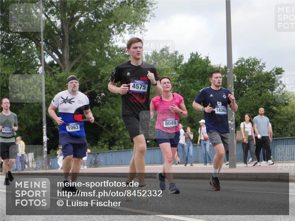 29.06.2025 - hella hamburg halbmarathon Luisa Fischer http://msf.ph/oto/8452332 29.06.2025 10:33:13 Kennedybrücke 4575, 13418, 1063, 8048, 16, 18362, 1063, 1230, 2901, 3573, 4575, 8048, 10880 meine-sportfotos.de