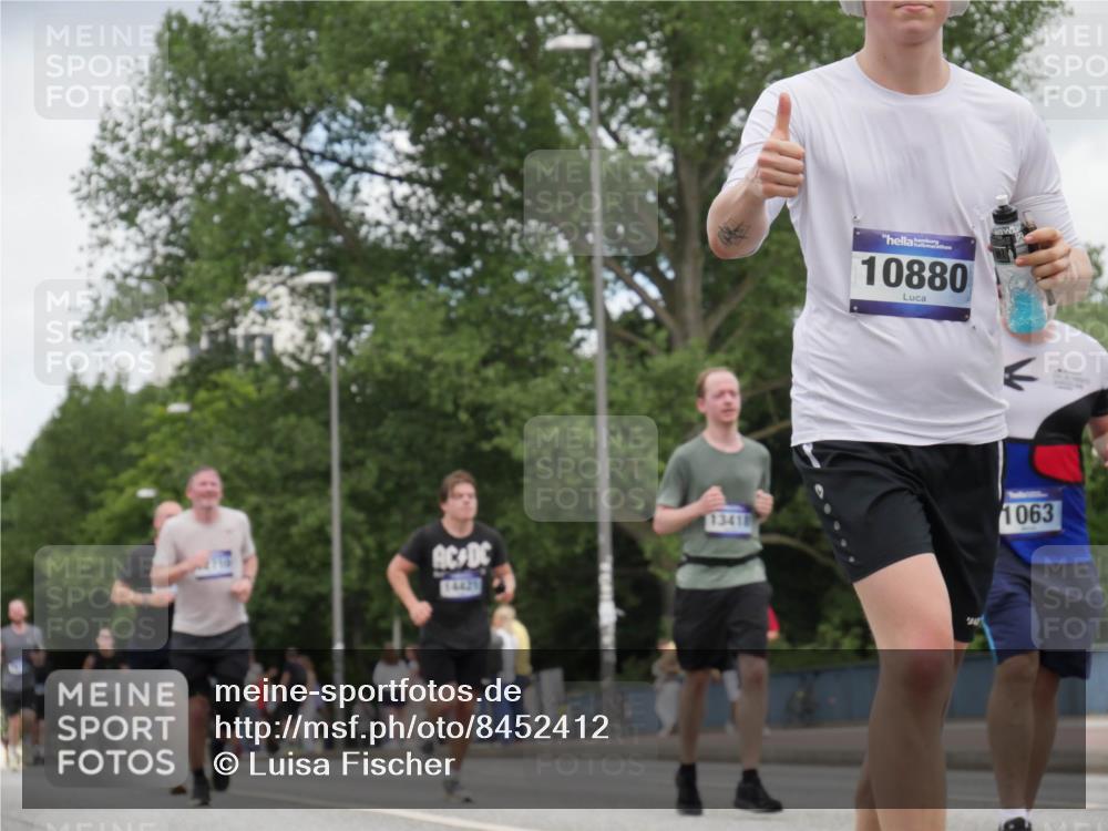 29.06.2025 - hella hamburg halbmarathon Luisa Fischer http://msf.ph/oto/8452412 29.06.2025 10:33:14 Kennedybrücke 2710, 14421, 13418, 10880, 1063, 1063, 1230, 2901, 3524, 3573, 4575, 8048, 10880 meine-sportfotos.de