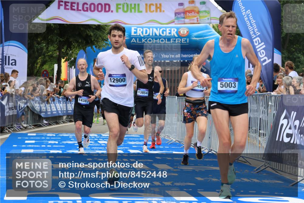 29.06.2025 - hella hamburg halbmarathon Strokosch-Dieckow http://msf.ph/oto/8452448 29.06.2025 10:37:16 Ziel 4860, 5003, 8362, 10190, 11423, 12739, 12900, 13854, 13972, 14387, 14459, 15178, 15888, 17137, 17306, 17726, 18824 meine-sportfotos.de