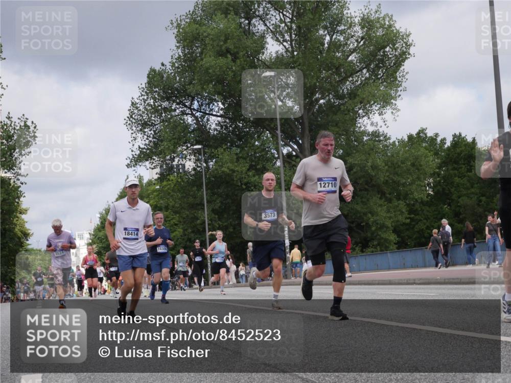 29.06.2025 - hella hamburg halbmarathon Luisa Fischer http://msf.ph/oto/8452523 29.06.2025 10:33:17 Kennedybrücke 3524, 18414, 16306, 3573, 12710, 1063, 3524, 3573, 4198, 4819, 8048, 10880 meine-sportfotos.de