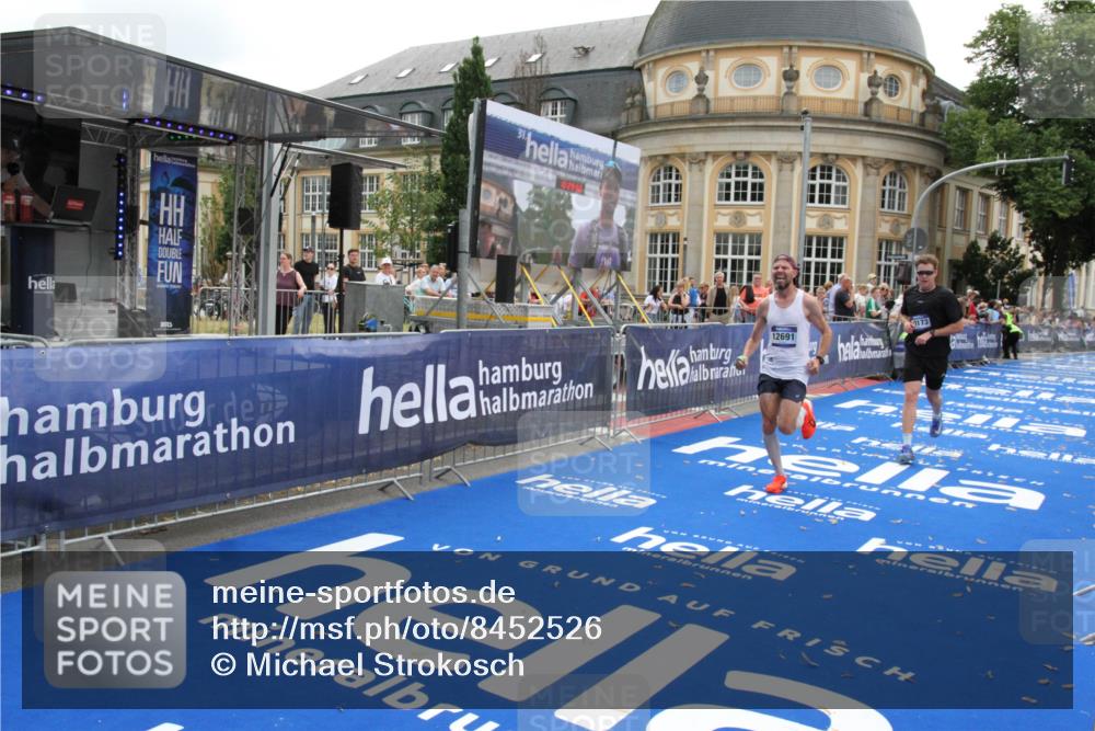29.06.2025 - hella hamburg halbmarathon Michael Strokosch http://msf.ph/oto/8452526 29.06.2025 10:30:22 Ziel 10173, 12691 meine-sportfotos.de