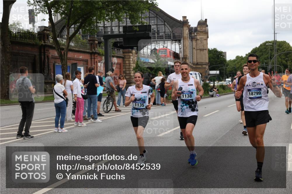 29.06.2025 - hella hamburg halbmarathon Yannick Fuchs http://msf.ph/oto/8452539 29.06.2025 10:55:58 20KM 1135, 1138, 1147, 1190, 3097, 3921, 4095, 4859, 5547, 6580, 6815, 8154, 8364, 9297, 9718, 9928, 10177, 10194, 10746, 10797, 11968, 12567, 13699, 13958, 14574, 15252, 15291, 15520, 15539, 15686, 15859, 15908, 17532, 17939, 18000, 18551, 18799, 18808, 18919 meine-sportfotos.de