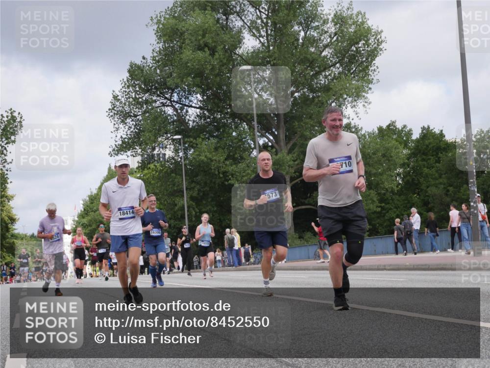 29.06.2025 - hella hamburg halbmarathon Luisa Fischer http://msf.ph/oto/8452550 29.06.2025 10:33:18 Kennedybrücke 524, 18414, 16306, 16504, 573, 710, 1063, 3524, 3573, 4198, 4819, 6626, 8048 meine-sportfotos.de