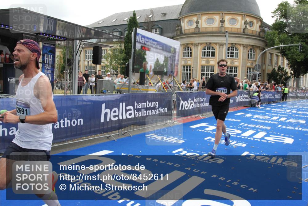 29.06.2025 - hella hamburg halbmarathon Michael Strokosch http://msf.ph/oto/8452611 29.06.2025 10:30:23 Ziel 10173, 12691 meine-sportfotos.de