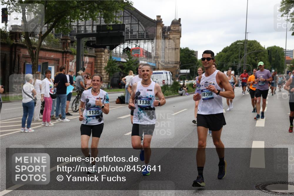 29.06.2025 - hella hamburg halbmarathon Yannick Fuchs http://msf.ph/oto/8452641 29.06.2025 10:55:58 20KM 1135, 1138, 1147, 1190, 3097, 3921, 4095, 4859, 5547, 6580, 6815, 8154, 8364, 9297, 9718, 9928, 10177, 10194, 10746, 10797, 11968, 12567, 13699, 13958, 14574, 15252, 15291, 15520, 15539, 15686, 15859, 15908, 17532, 17939, 18000, 18551, 18799, 18808, 18919 meine-sportfotos.de