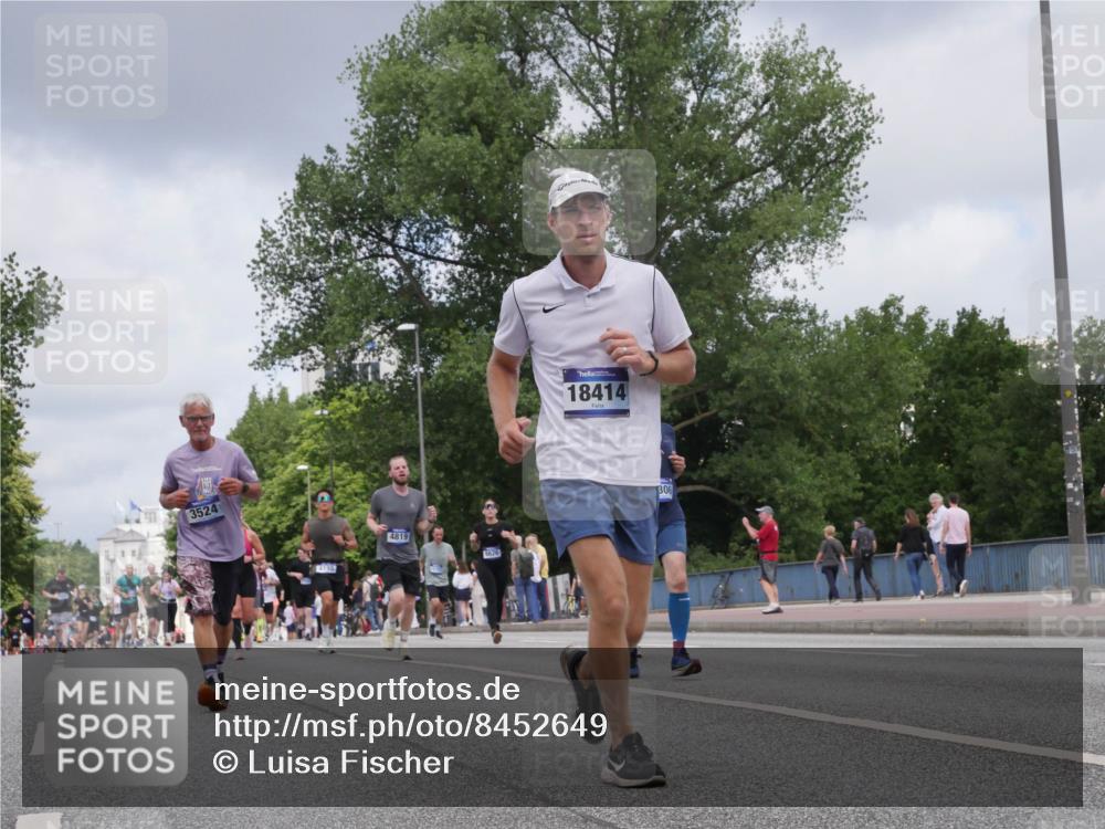 29.06.2025 - hella hamburg halbmarathon Luisa Fischer http://msf.ph/oto/8452649 29.06.2025 10:33:20 Kennedybrücke 3524, 4198, 4819, 5626, 18414, 306, 3524, 3573, 4198, 4819, 6626, 10322 meine-sportfotos.de