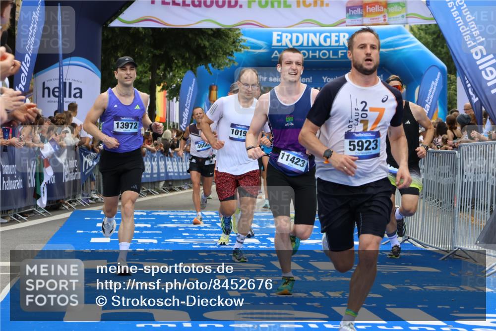 29.06.2025 - hella hamburg halbmarathon Strokosch-Dieckow http://msf.ph/oto/8452676 29.06.2025 10:37:10 Ziel 4860, 5003, 5923, 6458, 7482, 8362, 9178, 10190, 10738, 11120, 11423, 12900, 13972, 15178, 15410, 16992, 17137, 17658, 17726 meine-sportfotos.de