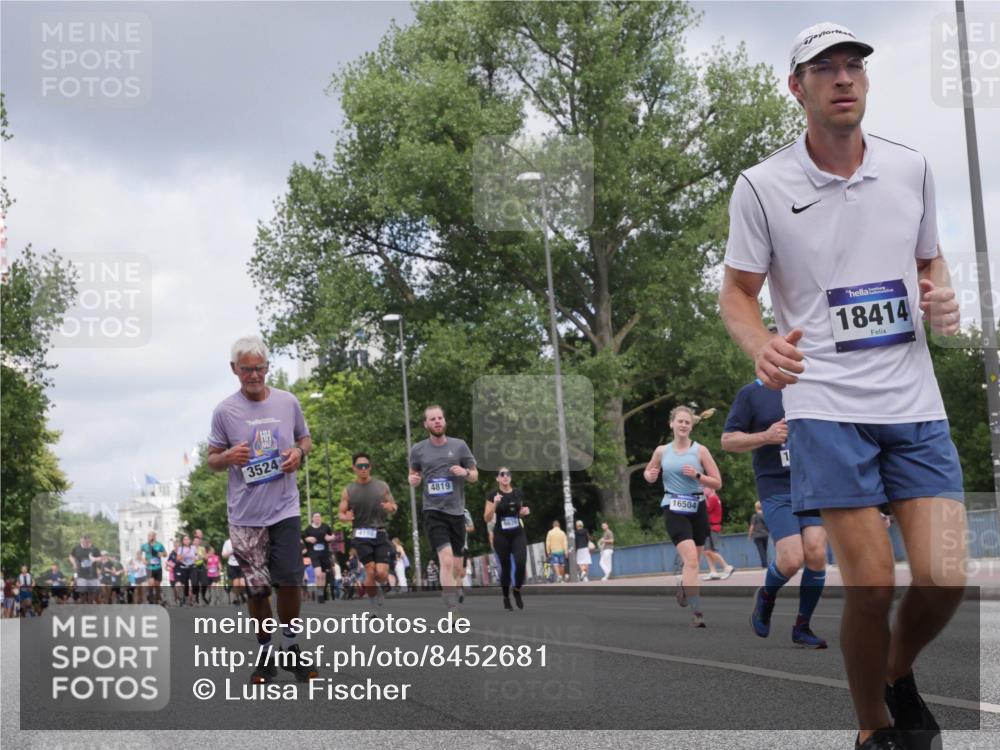 29.06.2025 - hella hamburg halbmarathon Luisa Fischer http://msf.ph/oto/8452681 29.06.2025 10:33:21 Kennedybrücke 3524, 4819, 16504, 18414, 3524, 3573, 4198, 4819, 6626, 10322 meine-sportfotos.de