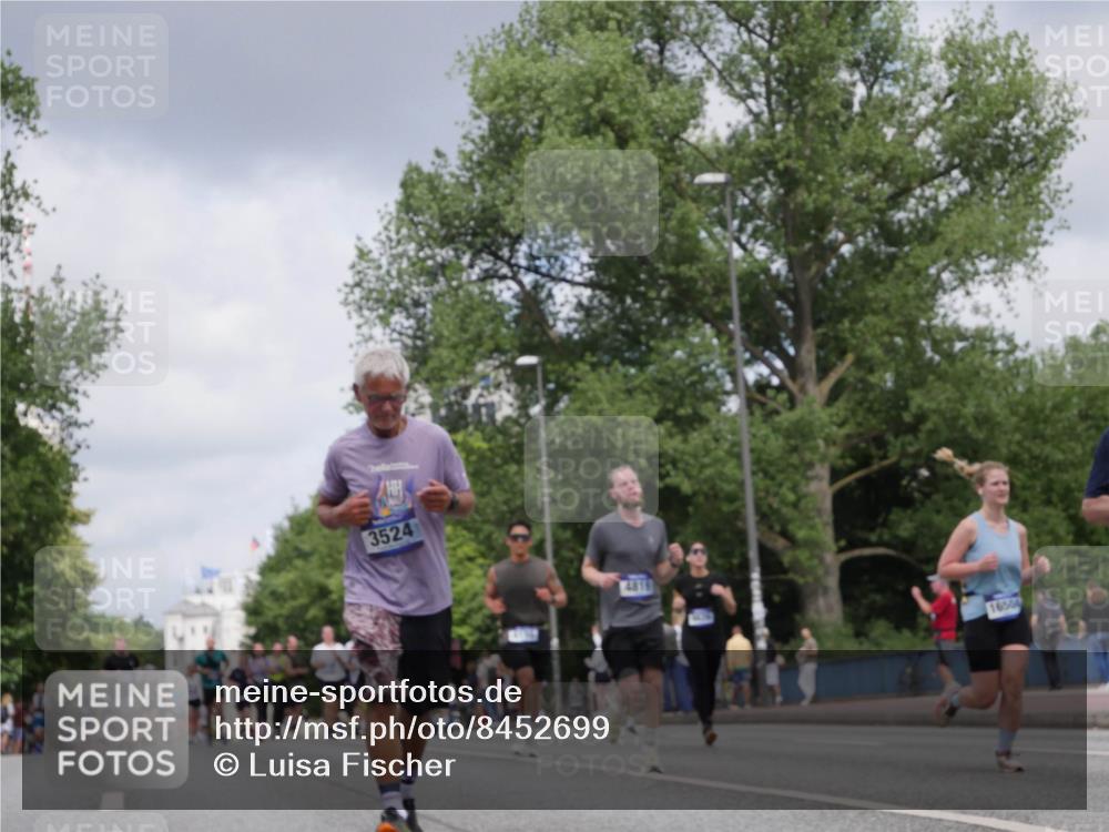 29.06.2025 - hella hamburg halbmarathon Luisa Fischer http://msf.ph/oto/8452699 29.06.2025 10:33:22 Kennedybrücke 3524, 4819, 16500, 3524, 3573, 4198, 4819, 6626, 10322 meine-sportfotos.de