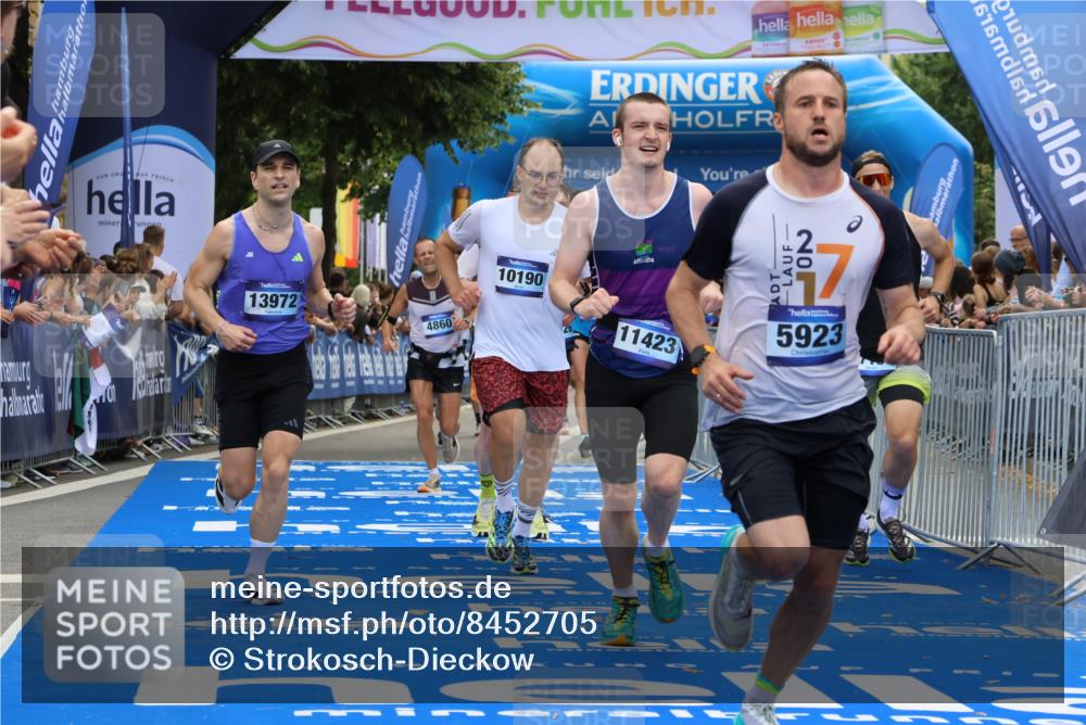 29.06.2025 - hella hamburg halbmarathon Strokosch-Dieckow http://msf.ph/oto/8452705 29.06.2025 10:37:10 Ziel 4860, 5003, 5923, 6458, 7482, 8362, 9178, 10190, 10738, 11120, 11423, 12900, 13972, 15178, 15410, 16992, 17137, 17658, 17726 meine-sportfotos.de