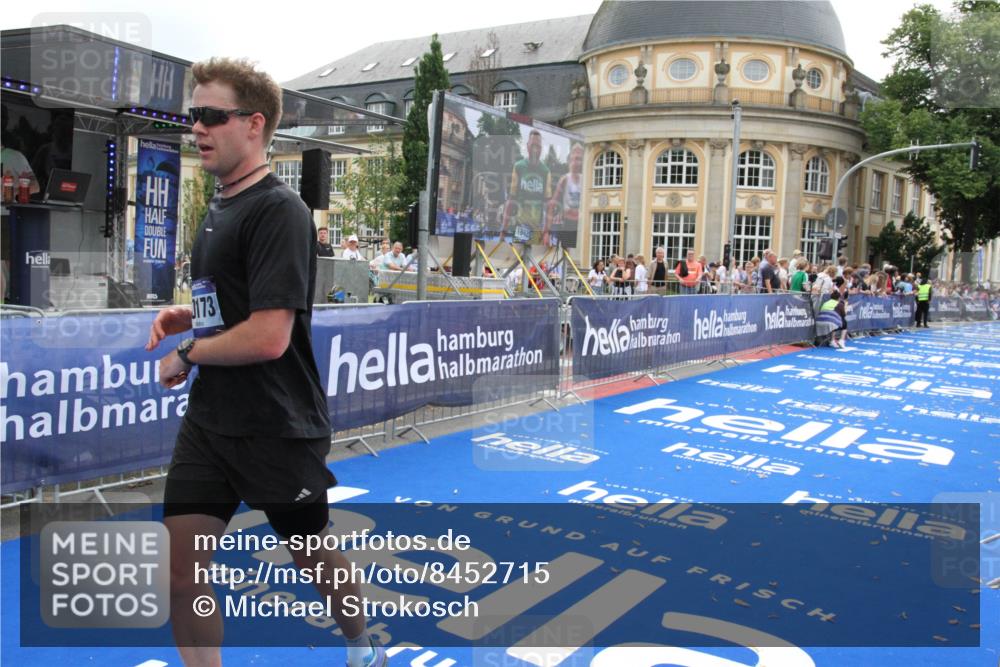 29.06.2025 - hella hamburg halbmarathon Michael Strokosch http://msf.ph/oto/8452715 29.06.2025 10:30:24 Ziel 10173, 12691 meine-sportfotos.de