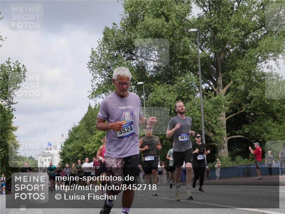 29.06.2025 - hella hamburg halbmarathon Luisa Fischer http://msf.ph/oto/8452718 29.06.2025 10:33:22 Kennedybrücke 3524, 4198, 4819, 6626, 3524, 3573, 4198, 4819, 6626, 10322 meine-sportfotos.de