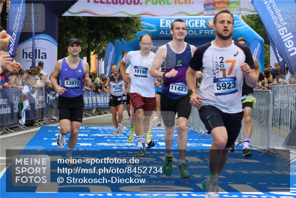 29.06.2025 - hella hamburg halbmarathon Strokosch-Dieckow http://msf.ph/oto/8452734 29.06.2025 10:37:10 Ziel 4860, 5003, 5923, 6458, 7482, 8362, 9178, 10190, 10738, 11120, 11423, 12900, 13972, 15178, 15410, 16992, 17137, 17658, 17726 meine-sportfotos.de