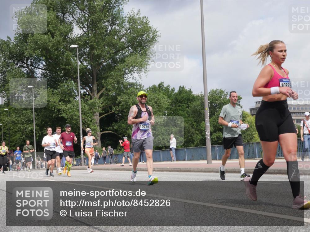 29.06.2025 - hella hamburg halbmarathon Luisa Fischer http://msf.ph/oto/8452826 29.06.2025 10:33:28 Kennedybrücke 1246, 12461, 7572, 15789, 45757, 10322, 2302, 4198, 4819, 6626, 10322 meine-sportfotos.de