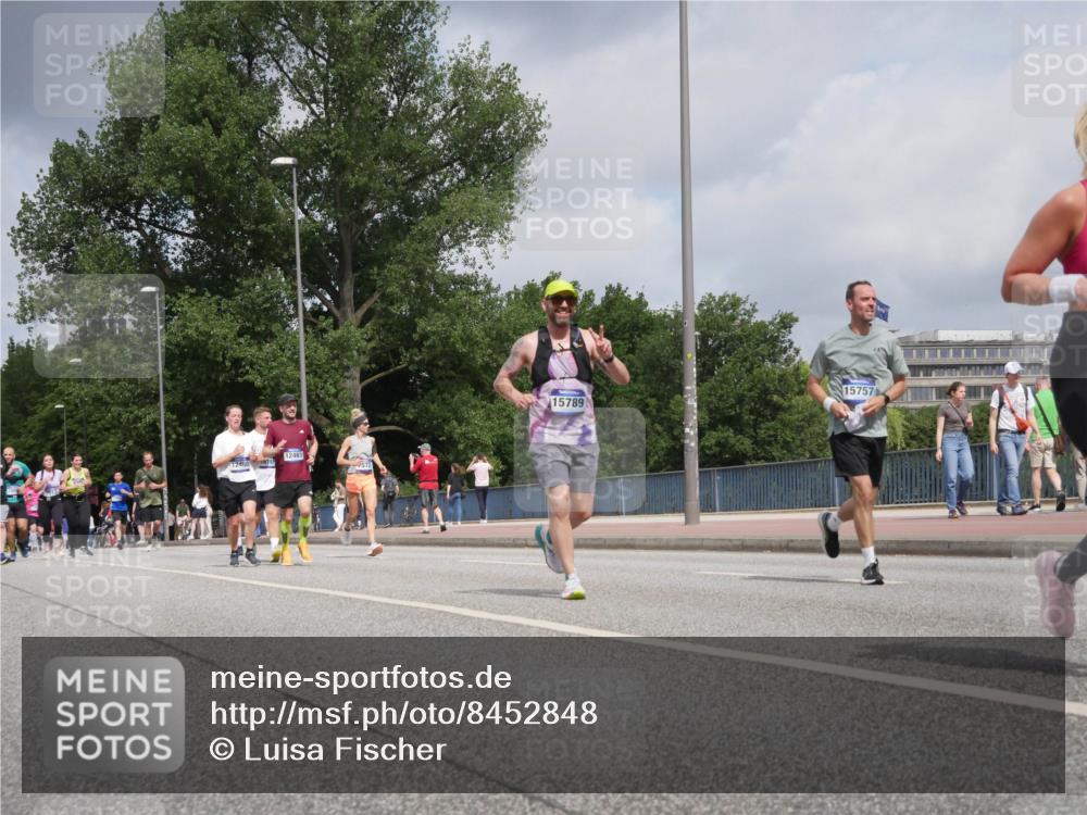 29.06.2025 - hella hamburg halbmarathon Luisa Fischer http://msf.ph/oto/8452848 29.06.2025 10:33:29 Kennedybrücke 12461, 12460, 572, 15757, 15789, 2302, 6626, 7517, 10322 meine-sportfotos.de