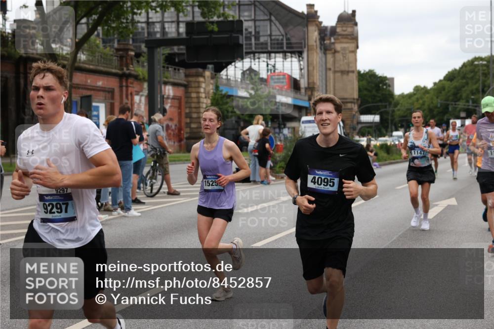 29.06.2025 - hella hamburg halbmarathon Yannick Fuchs http://msf.ph/oto/8452857 29.06.2025 10:56:00 20KM 1128, 1135, 1138, 1147, 1190, 3097, 3921, 4095, 4859, 5547, 6580, 6815, 8154, 9131, 9297, 9718, 9928, 10194, 10746, 10797, 11968, 12567, 13699, 13958, 14574, 15252, 15291, 15539, 15686, 15859, 15908, 16292, 17532, 17939, 18000, 18551, 18799, 18808, 18919 meine-sportfotos.de