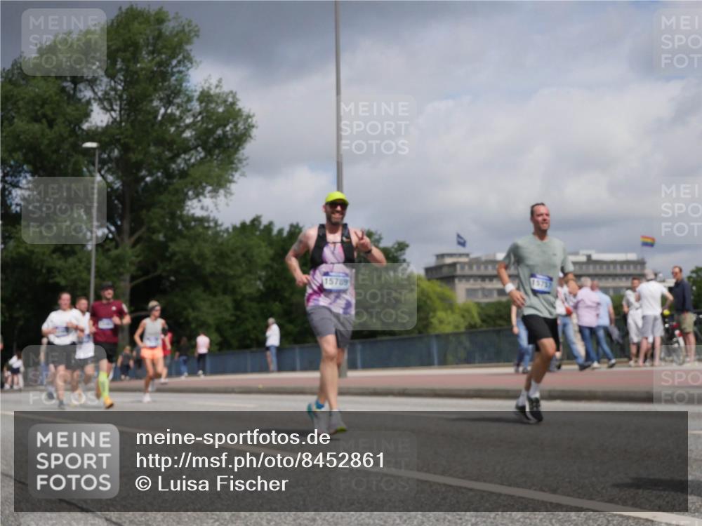 29.06.2025 - hella hamburg halbmarathon Luisa Fischer http://msf.ph/oto/8452861 29.06.2025 10:33:29 Kennedybrücke 15757, 15789, 2302, 6626, 7517, 10322 meine-sportfotos.de