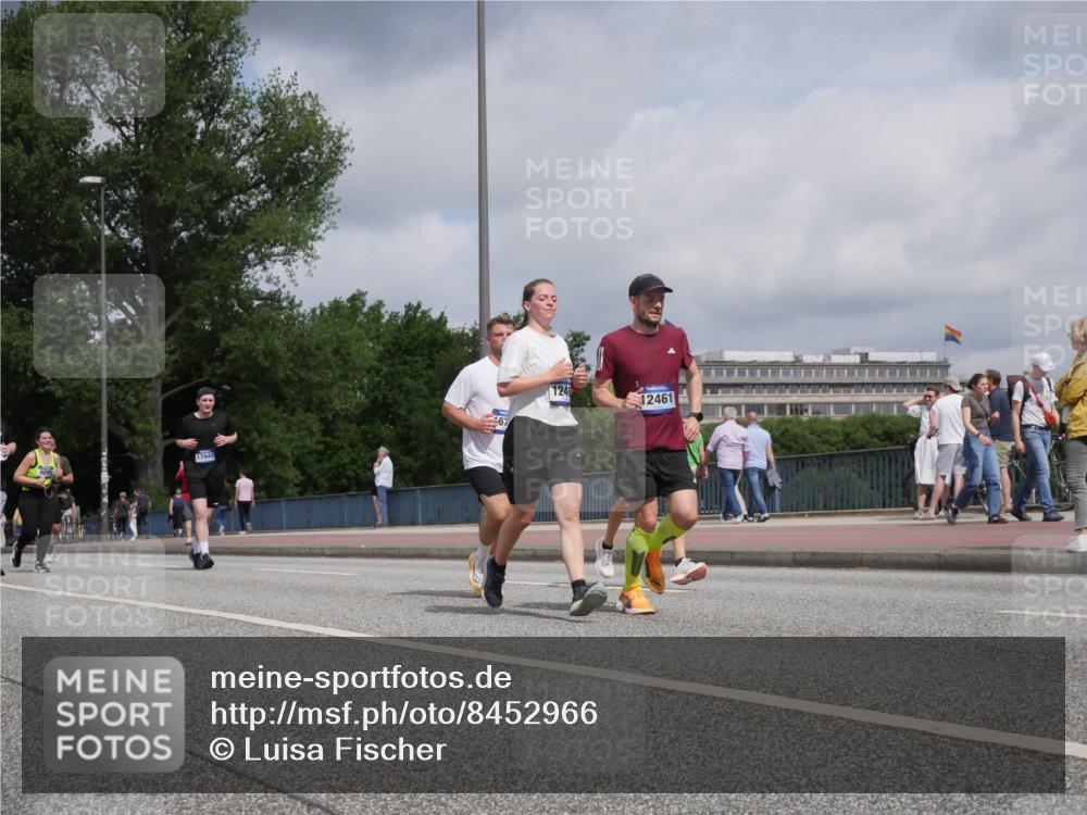 29.06.2025 - hella hamburg halbmarathon Luisa Fischer http://msf.ph/oto/8452966 29.06.2025 10:33:33 Kennedybrücke 17949, 17945, 124, 12461, 67, 2302, 6556, 7517, 9095 meine-sportfotos.de