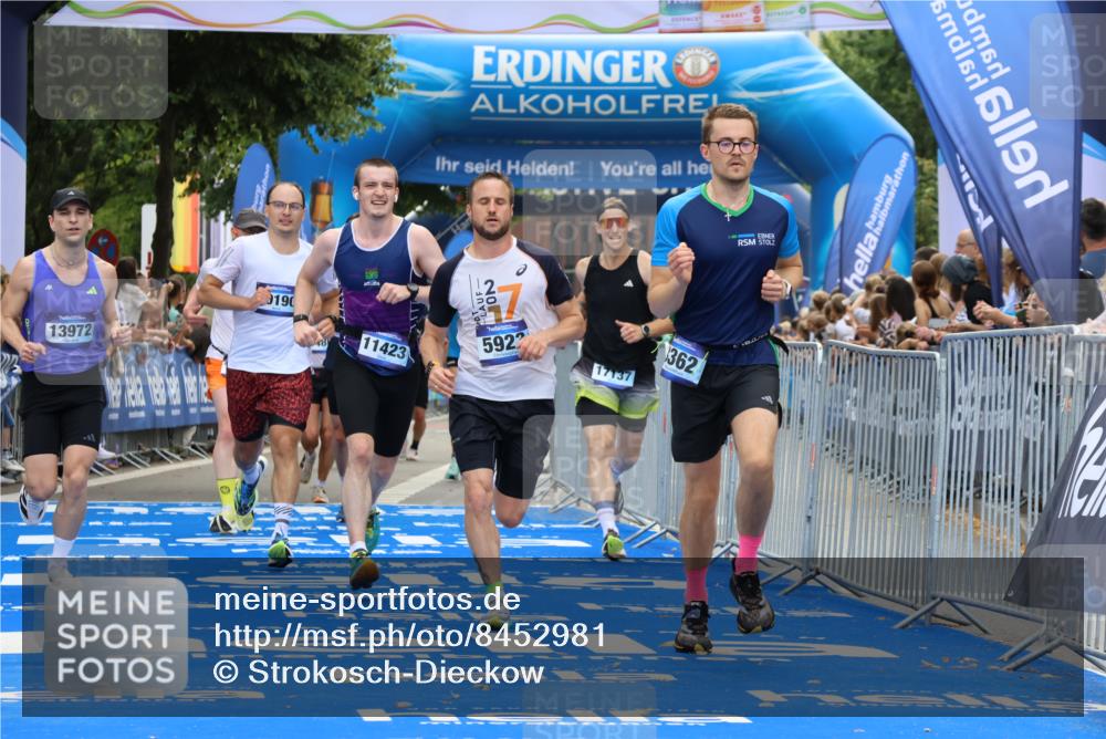 29.06.2025 - hella hamburg halbmarathon Strokosch-Dieckow http://msf.ph/oto/8452981 29.06.2025 10:37:09 Ziel 4860, 5003, 5923, 6123, 6458, 7482, 8362, 9178, 10190, 10738, 11120, 11423, 12900, 13972, 15178, 15410, 16992, 17137, 17658, 17726 meine-sportfotos.de
