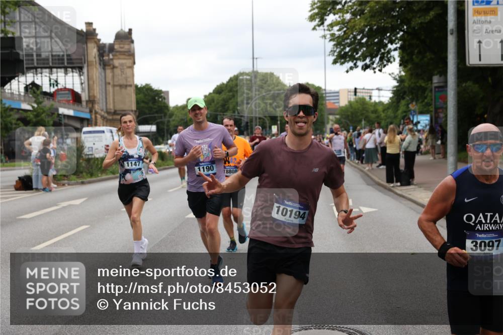 29.06.2025 - hella hamburg halbmarathon Yannick Fuchs http://msf.ph/oto/8453052 29.06.2025 10:56:01 20KM 1128, 1135, 1138, 1147, 1190, 3097, 3921, 4095, 4859, 5547, 6580, 6815, 7658, 8154, 9131, 9297, 9718, 9928, 10194, 10797, 11968, 12567, 13699, 13958, 14574, 15252, 15291, 15539, 15686, 15859, 15908, 16292, 17532, 17939, 18000, 18551, 18599, 18799, 18808, 18919 meine-sportfotos.de