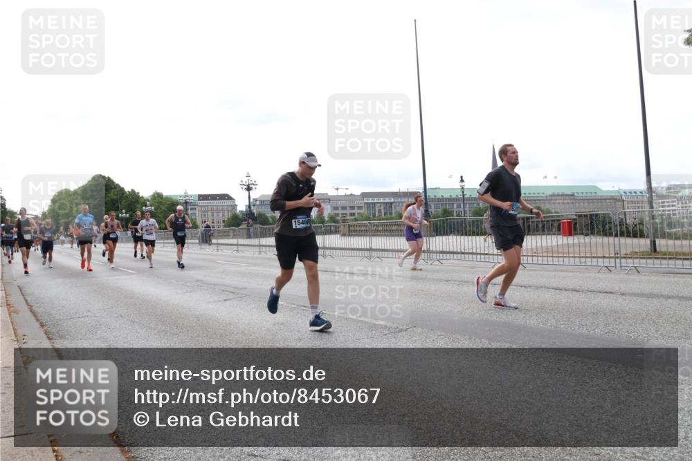 29.06.2025 - hella hamburg halbmarathon Lena Gebhardt http://msf.ph/oto/8453067 29.06.2025 10:31:05 Lombardsbrücke 15466, 1059, 1292, 1472, 1773, 1979, 2097, 2268, 2414, 2505, 2569, 2914, 3131, 3281, 4198, 4561, 4817, 5437, 5943, 6057, 6195, 6556, 6620, 6787, 7071, 7120, 7351, 7604, 8050, 8072, 8073, 8757, 9576, 9830, 10111, 10989, 11981, 11984, 11988, 12384, 12627, 14095, 14216, 14349, 14803, 15299, 15466, 15589, 15725, 16457, 17224, 17463, 17509, 17587, 17742, 17966, 18362, 18795, 18860, 19052, 19226 meine-sportfotos.de
