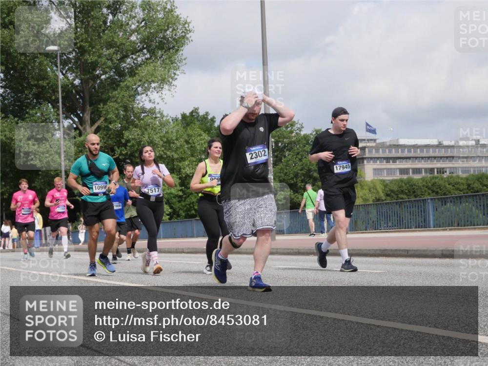 29.06.2025 - hella hamburg halbmarathon Luisa Fischer http://msf.ph/oto/8453081 29.06.2025 10:33:36 Kennedybrücke 11984, 10996, 7966, 7517, 2302, 17945, 2302, 6556, 7517, 9095, 9830 meine-sportfotos.de