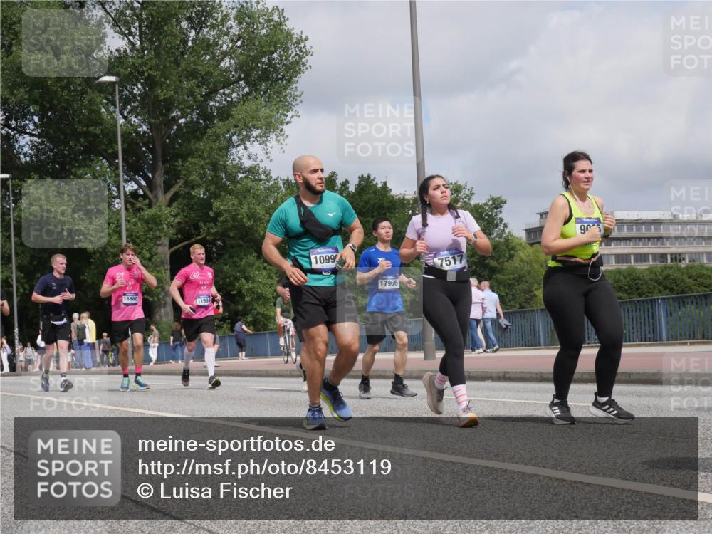 29.06.2025 - hella hamburg halbmarathon Luisa Fischer http://msf.ph/oto/8453119 29.06.2025 10:33:38 Kennedybrücke 21, 32, 18860, 11984, 1099, 17966, 7517, 905, 2302, 6556, 7517, 9095, 9830 meine-sportfotos.de