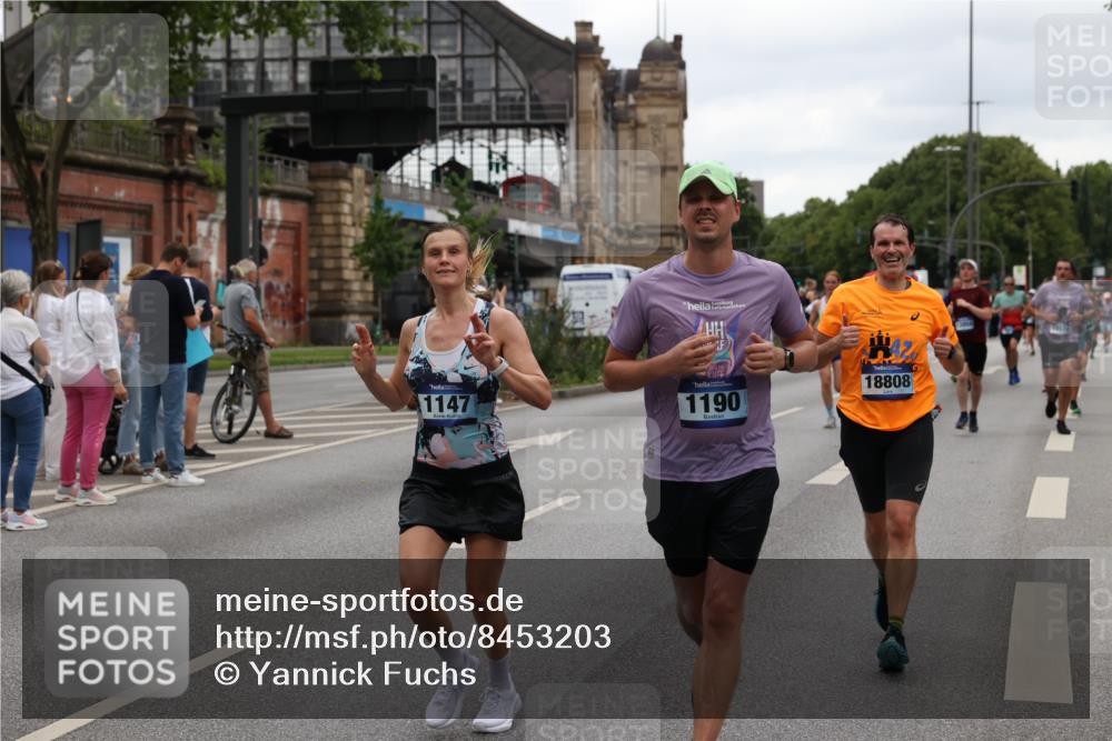29.06.2025 - hella hamburg halbmarathon Yannick Fuchs http://msf.ph/oto/8453203 29.06.2025 10:56:02 20KM 1128, 1135, 1138, 1147, 1190, 3097, 3921, 4095, 4859, 5547, 6580, 6815, 7658, 8154, 9131, 9297, 9718, 9928, 10194, 10797, 11670, 11968, 12567, 13868, 13958, 14574, 15252, 15291, 15539, 15686, 15859, 15908, 16292, 17532, 17939, 17955, 18000, 18551, 18599, 18799, 18808, 18919 meine-sportfotos.de