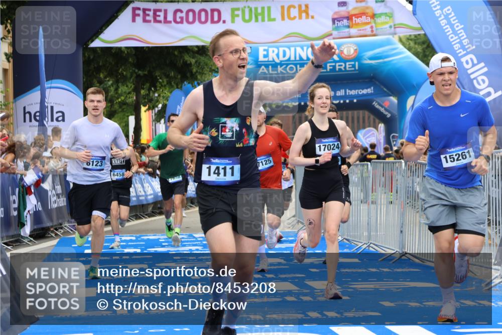 29.06.2025 - hella hamburg halbmarathon Strokosch-Dieckow http://msf.ph/oto/8453208 29.06.2025 10:37:01 Ziel 1385, 1411, 3959, 5307, 5315, 5923, 6123, 6458, 7482, 9178, 10738, 11120, 11620, 14691, 15261, 15410, 16992, 17024, 17125, 17658 meine-sportfotos.de
