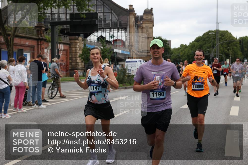 29.06.2025 - hella hamburg halbmarathon Yannick Fuchs http://msf.ph/oto/8453216 29.06.2025 10:56:02 20KM 1128, 1135, 1138, 1147, 1190, 3097, 3921, 4095, 4859, 5547, 6580, 6815, 7658, 8154, 9131, 9297, 9718, 9928, 10194, 10797, 11670, 11968, 12567, 13868, 13958, 14574, 15252, 15291, 15539, 15686, 15859, 15908, 16292, 17532, 17939, 17955, 18000, 18551, 18599, 18799, 18808, 18919 meine-sportfotos.de