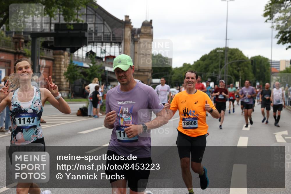29.06.2025 - hella hamburg halbmarathon Yannick Fuchs http://msf.ph/oto/8453223 29.06.2025 10:56:02 20KM 1128, 1135, 1138, 1147, 1190, 3097, 3921, 4095, 4859, 5547, 6580, 6815, 7658, 8154, 9131, 9297, 9718, 9928, 10194, 10797, 11670, 11968, 12567, 13868, 13958, 14574, 15252, 15291, 15539, 15686, 15859, 15908, 16292, 17532, 17939, 17955, 18000, 18551, 18599, 18799, 18808, 18919 meine-sportfotos.de