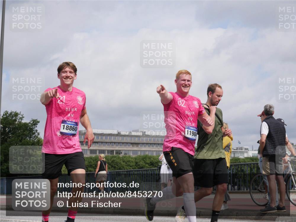 29.06.2025 - hella hamburg halbmarathon Luisa Fischer http://msf.ph/oto/8453270 29.06.2025 10:33:42 Kennedybrücke 18860, 32, 11984, 2097, 6556, 7071, 7517, 8792, 9095, 9576, 9830 meine-sportfotos.de