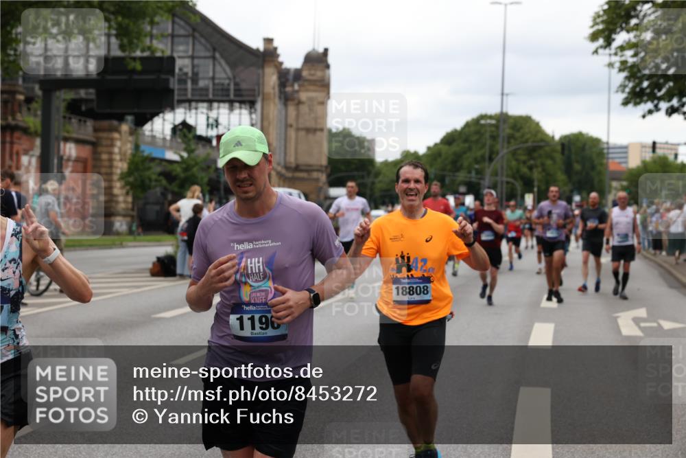 29.06.2025 - hella hamburg halbmarathon Yannick Fuchs http://msf.ph/oto/8453272 29.06.2025 10:56:03 20KM 1128, 1135, 1138, 1147, 1190, 3097, 3921, 4095, 4859, 5547, 6414, 6415, 6580, 6815, 7658, 8154, 9131, 9297, 9718, 9928, 10194, 10797, 11670, 11968, 12567, 13868, 13958, 14574, 15252, 15291, 15539, 15686, 15859, 15908, 16292, 17532, 17939, 17955, 18000, 18551, 18599, 18799, 18808, 18919 meine-sportfotos.de