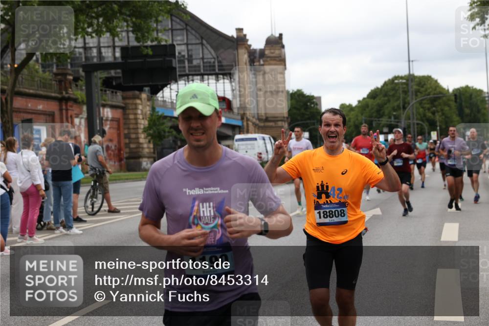 29.06.2025 - hella hamburg halbmarathon Yannick Fuchs http://msf.ph/oto/8453314 29.06.2025 10:56:03 20KM 1128, 1135, 1138, 1147, 1190, 3097, 3921, 4095, 4859, 5547, 6414, 6415, 6580, 6815, 7658, 8154, 9131, 9297, 9718, 9928, 10194, 10797, 11670, 11968, 12567, 13868, 13958, 14574, 15252, 15291, 15539, 15686, 15859, 15908, 16292, 17532, 17939, 17955, 18000, 18551, 18599, 18799, 18808, 18919 meine-sportfotos.de