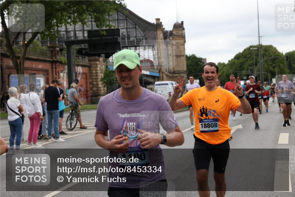 29.06.2025 - hella hamburg halbmarathon Yannick Fuchs http://msf.ph/oto/8453334 29.06.2025 10:56:03 20KM 1128, 1135, 1138, 1147, 1190, 3097, 3921, 4095, 4859, 5547, 6414, 6415, 6580, 6815, 7658, 8154, 9131, 9297, 9718, 9928, 10194, 10797, 11670, 11968, 12567, 13868, 13958, 14574, 15252, 15291, 15539, 15686, 15859, 15908, 16292, 17532, 17939, 17955, 18000, 18551, 18599, 18799, 18808, 18919 meine-sportfotos.de