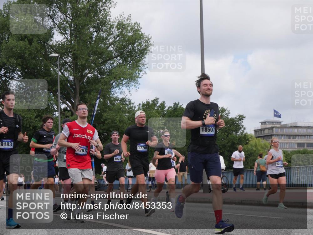 29.06.2025 - hella hamburg halbmarathon Luisa Fischer http://msf.ph/oto/8453353 29.06.2025 10:34:34 Kennedybrücke 9183, 34, 7517, 1024, 17706, 1836, 18507, 12758, 1844, 2831, 2832, 3396, 3424, 3571, 3681, 4953, 5165, 5350, 5846, 5965, 6160, 6573, 6640, 8806, 9078, 9104, 9183, 10148, 10240, 10435 meine-sportfotos.de