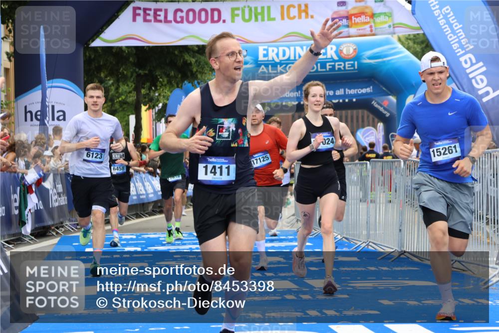 29.06.2025 - hella hamburg halbmarathon Strokosch-Dieckow http://msf.ph/oto/8453398 29.06.2025 10:37:01 Ziel 1385, 1411, 3959, 5307, 5315, 5923, 6123, 6458, 7482, 9178, 10738, 11120, 11620, 14691, 15261, 15410, 16992, 17024, 17125, 17658 meine-sportfotos.de