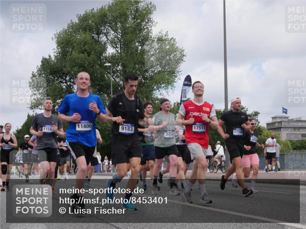 29.06.2025 - hella hamburg halbmarathon Luisa Fischer http://msf.ph/oto/8453401 29.06.2025 10:34:34 Kennedybrücke 5350, 17851, 1158, 657, 11800, 9183, 541, 3424, 17517, 17706, 1836, 1844, 2831, 2832, 3396, 3424, 3571, 3681, 4953, 5165, 5350, 5846, 5965, 6160, 6573, 6640, 8806, 9078, 9104, 9183, 10148, 10240, 10435 meine-sportfotos.de