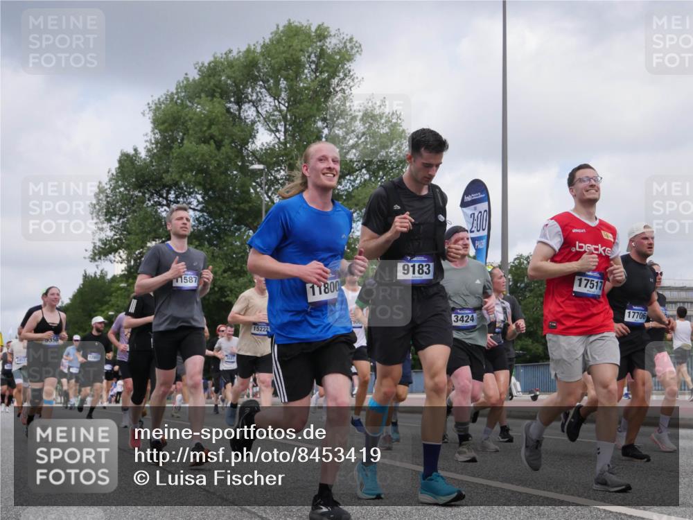 29.06.2025 - hella hamburg halbmarathon Luisa Fischer http://msf.ph/oto/8453419 29.06.2025 10:34:35 Kennedybrücke 1953, 350, 17851, 1587, 15222, 11800, 900, 9183, 2, 00, 3424, 17517, 17706, 1844, 2831, 2832, 3396, 3424, 3571, 3681, 4953, 5165, 5350, 5846, 5965, 6160, 6573, 6640, 8806, 9078, 9104, 9183, 9883, 10148, 10240, 10435 meine-sportfotos.de