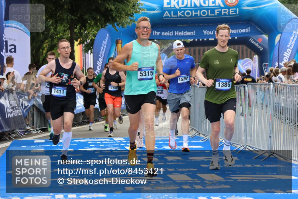29.06.2025 - hella hamburg halbmarathon Strokosch-Dieckow http://msf.ph/oto/8453421 29.06.2025 10:36:58 Ziel 1385, 1411, 3959, 5307, 5315, 6123, 6458, 10738, 11120, 11620, 13141, 14691, 15261, 15410, 16992, 17024, 17125, 17658, 18384 meine-sportfotos.de