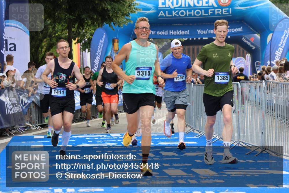 29.06.2025 - hella hamburg halbmarathon Strokosch-Dieckow http://msf.ph/oto/8453448 29.06.2025 10:36:58 Ziel 1385, 1411, 3959, 5307, 5315, 6123, 6458, 10738, 11120, 11620, 13141, 14691, 15261, 15410, 16992, 17024, 17125, 17658, 18384 meine-sportfotos.de