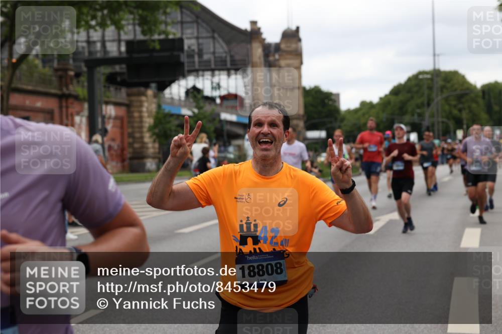 29.06.2025 - hella hamburg halbmarathon Yannick Fuchs http://msf.ph/oto/8453479 29.06.2025 10:56:04 20KM 1006, 1128, 1135, 1138, 1147, 1190, 3097, 3921, 4095, 4859, 5547, 6414, 6415, 6580, 6815, 7658, 8154, 9131, 9297, 9718, 9928, 10194, 10797, 11670, 11968, 12567, 13868, 13958, 14456, 14574, 15252, 15291, 15539, 15686, 15859, 15908, 16292, 16808, 17383, 17532, 17939, 17955, 18000, 18551, 18599, 18799, 18808, 18919 meine-sportfotos.de