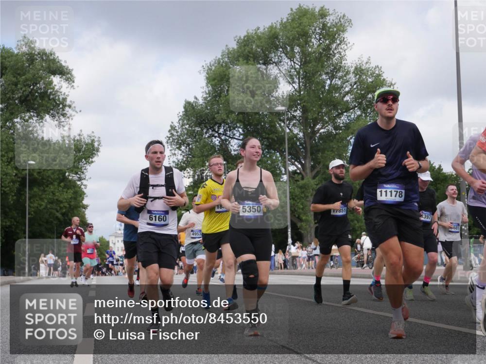 29.06.2025 - hella hamburg halbmarathon Luisa Fischer http://msf.ph/oto/8453550 29.06.2025 10:34:38 Kennedybrücke 12627, 6160, 4953, 18, 5350, 7851, 11178, 397, 681, 1844, 2831, 2832, 3396, 3424, 3571, 3681, 4877, 4953, 5165, 5350, 5846, 5965, 6160, 6573, 8806, 9078, 9104, 9183, 9883, 10240, 10435 meine-sportfotos.de
