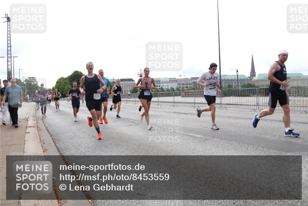 29.06.2025 - hella hamburg halbmarathon Lena Gebhardt http://msf.ph/oto/8453559 29.06.2025 10:31:09 Lombardsbrücke 8757, 17224, 17463, 1059, 1292, 1472, 1773, 1979, 2097, 2268, 2414, 2505, 2569, 2914, 3131, 3281, 4198, 4561, 4817, 5437, 5846, 5943, 6057, 6078, 6195, 6556, 6620, 6787, 7120, 7351, 7604, 8050, 8072, 8073, 8757, 9576, 9830, 10111, 10989, 11981, 11988, 12384, 12627, 14095, 14216, 14349, 14803, 15299, 15466, 15589, 15725, 16457, 16978, 17224, 17463, 17509, 17587, 17706, 17742, 17966, 18362, 18795, 19052, 19226 meine-sportfotos.de