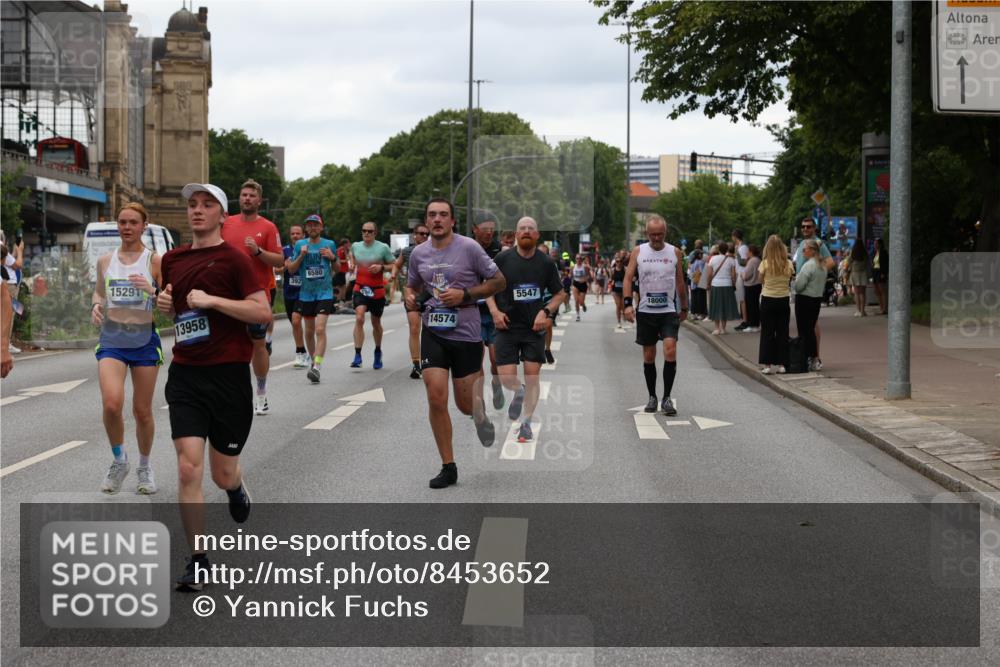 29.06.2025 - hella hamburg halbmarathon Yannick Fuchs http://msf.ph/oto/8453652 29.06.2025 10:56:05 20KM 1006, 1128, 1135, 1138, 1147, 1190, 3097, 3921, 4095, 4859, 5547, 6414, 6415, 6580, 6815, 7658, 8154, 9131, 9297, 9718, 9928, 10194, 10797, 11670, 11968, 12567, 13868, 13958, 14456, 14574, 15252, 15291, 15539, 15686, 15859, 15908, 16292, 16808, 17383, 17532, 17939, 17955, 18000, 18551, 18599, 18799, 18808, 18919 meine-sportfotos.de